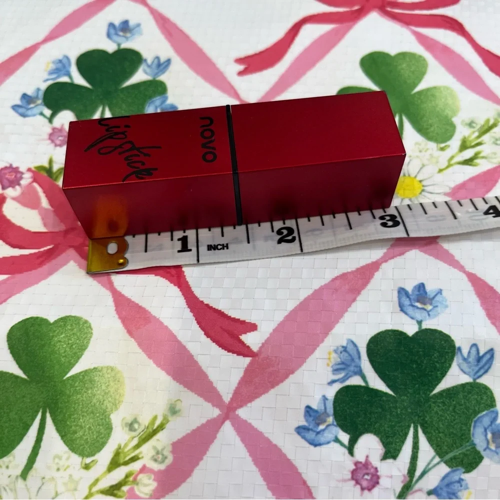 Vampy Lipstick in a Beautiful Red Square Tube